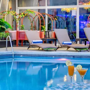 Howard Johnson Plaza By Wyndham Deira 4* Дубай
